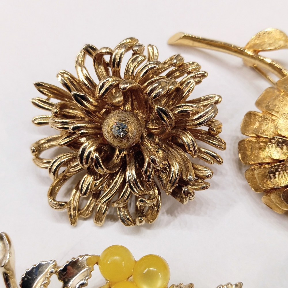 Vintage Jewelry Lot 4 Brooches - Picture 5 of 8